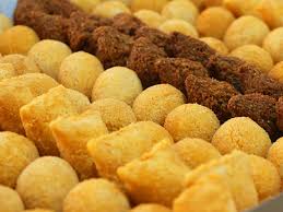 75 SALGADINHOS SORTIDOS